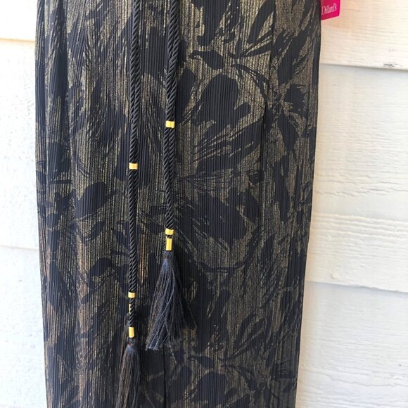 NWT! Tahari Size 10 Beautiful Sleeveless Black/ Gold Jumpsuit - Picture 5 of 16